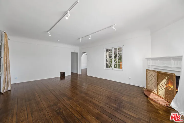 201 S Swall Drive, Beverly Hills, California 90211