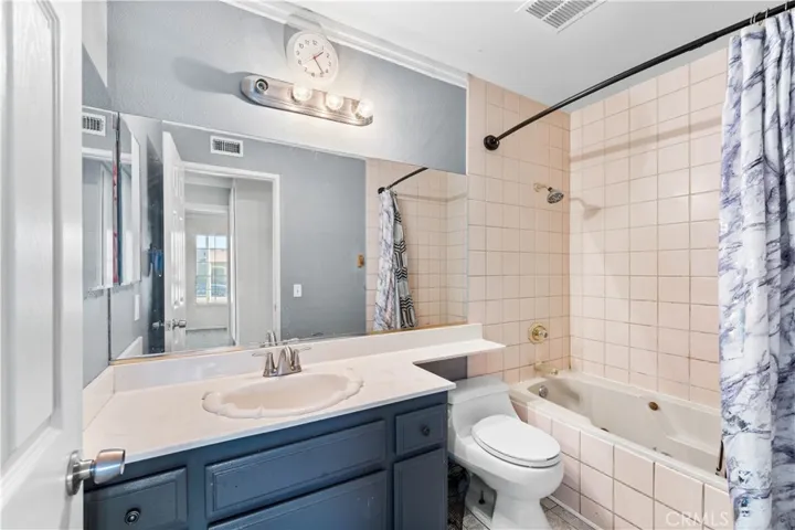 44220 Hanstead Avenue, Lancaster, California 93535