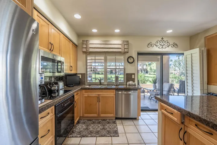 38567 Dahlia Way-29