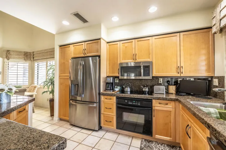 38567 Dahlia Way-30