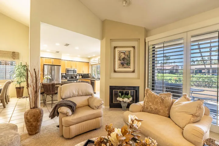 38567 Dahlia Way-23