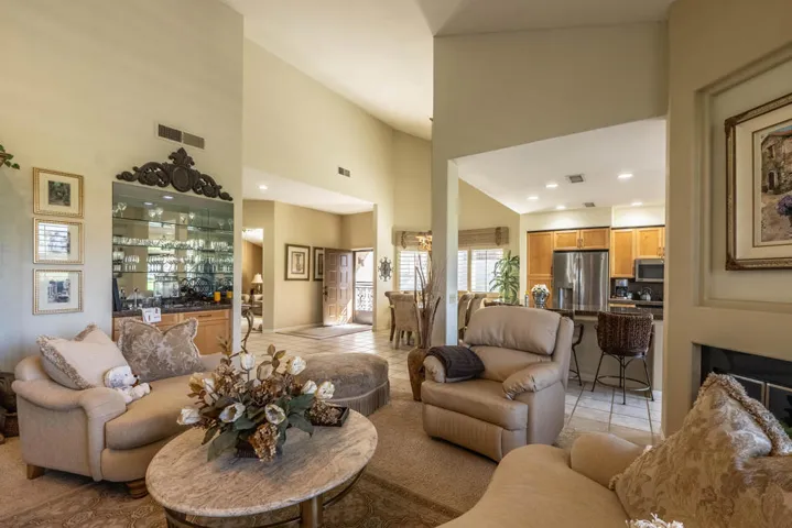 38567 Dahlia Way-20