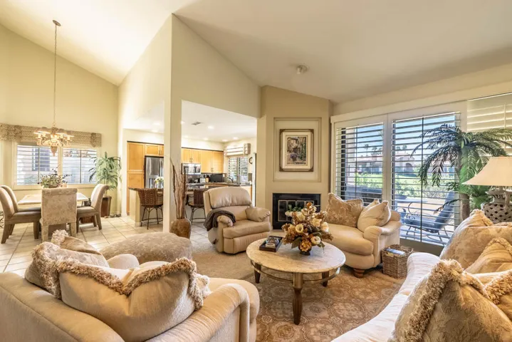 38567 Dahlia Way-19