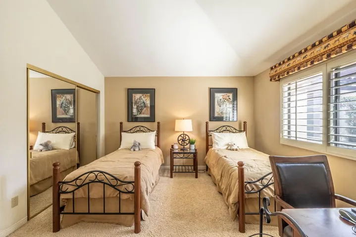 38567 Dahlia Way-43