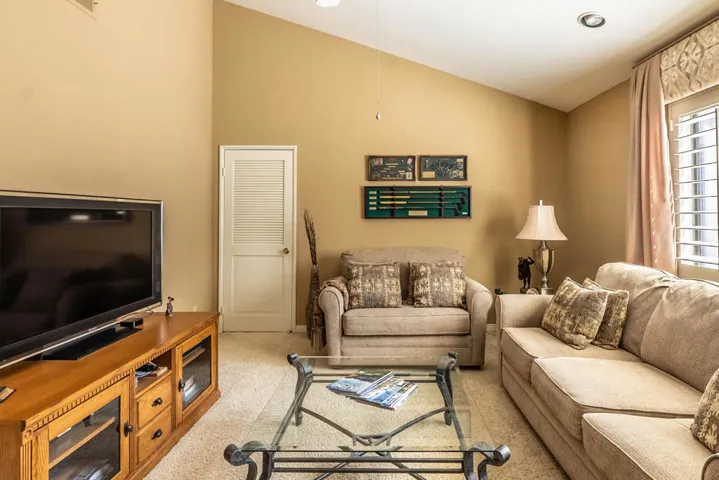 38567 Dahlia Way-34