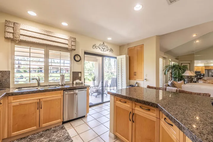 38567 Dahlia Way-31