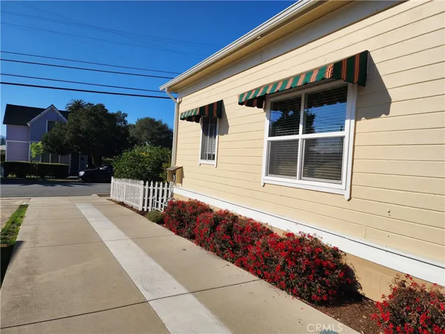 Driveway to street