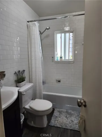 1910 Bathroom