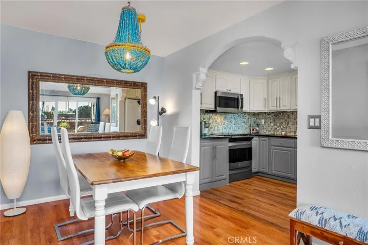 dining to kitchen