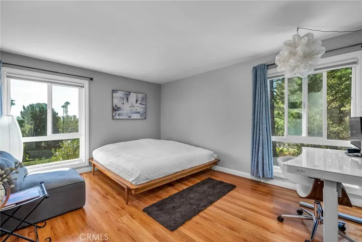 all bedrooms facing south