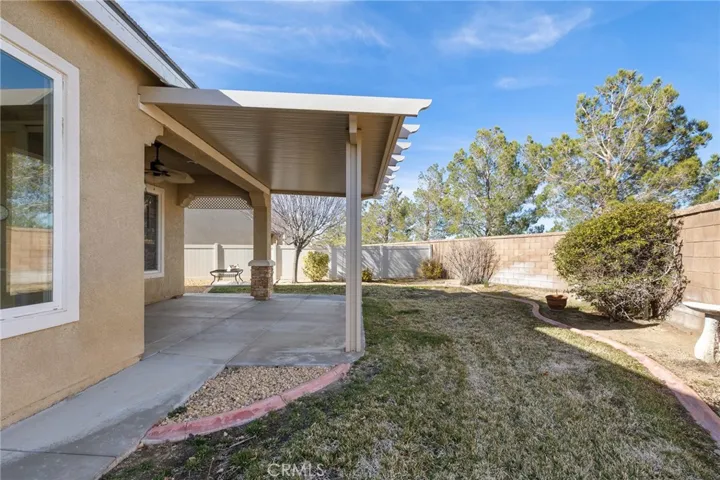 10491 Glen Oaks Lane, Apple Valley, California 92308