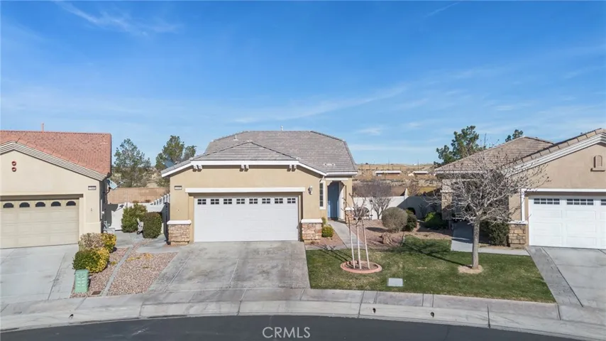 10491 Glen Oaks Lane, Apple Valley, California 92308