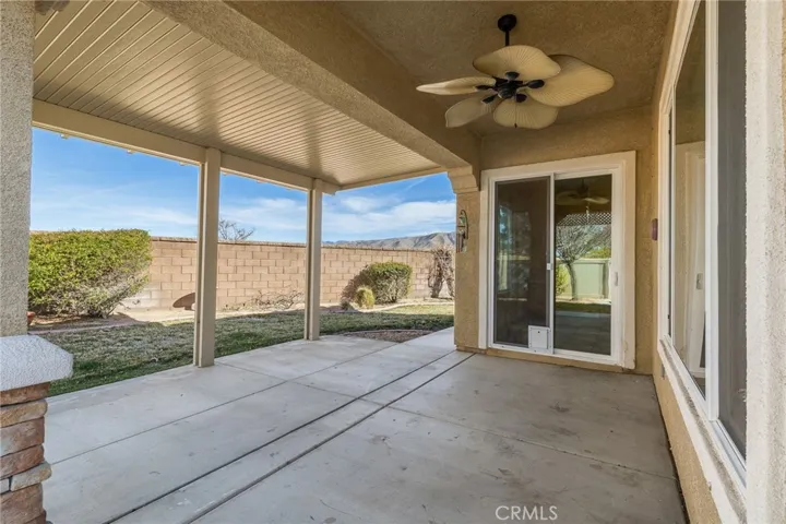10491 Glen Oaks Lane, Apple Valley, California 92308