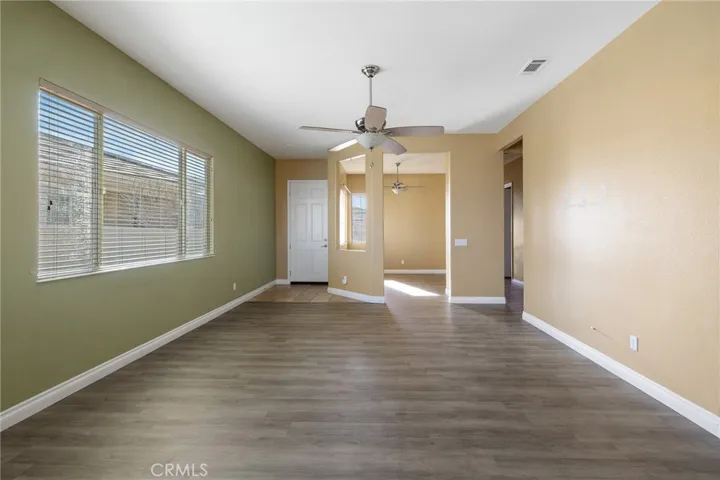 10491 Glen Oaks Lane, Apple Valley, California 92308
