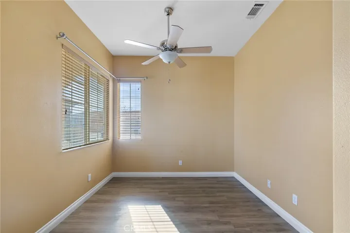 10491 Glen Oaks Lane, Apple Valley, California 92308