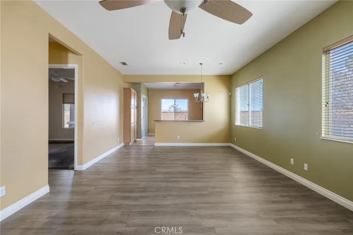 10491 Glen Oaks Lane, Apple Valley, California 92308
