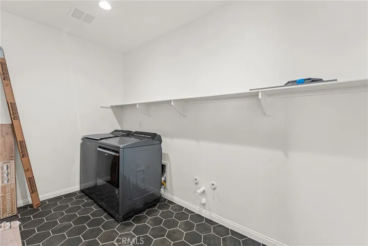 oversized laundry with sink plumbed option