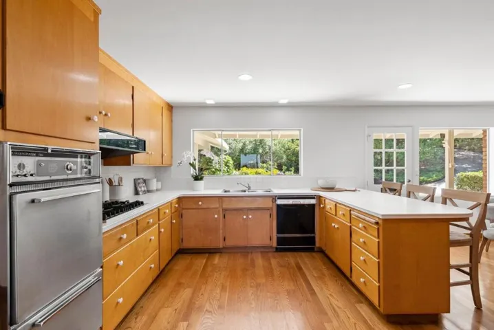 24785 Prospect Avenue, Los Altos Hills, California 94022