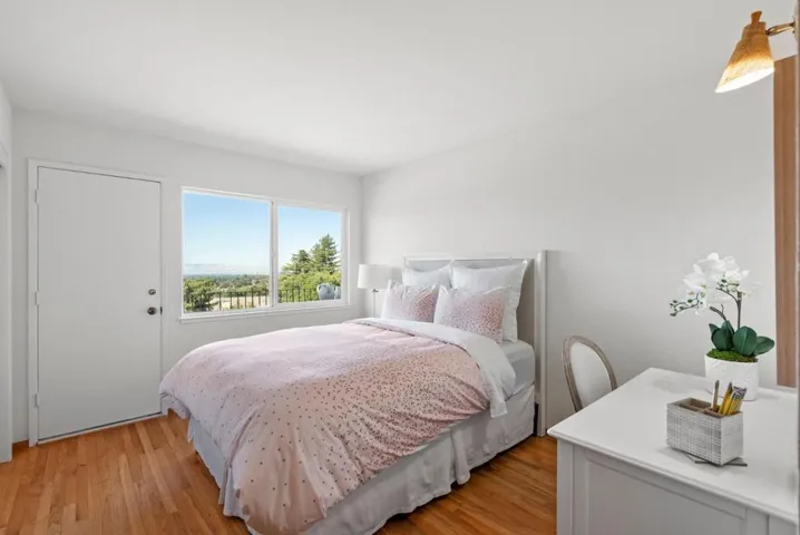 24785 Prospect Avenue, Los Altos Hills, California 94022