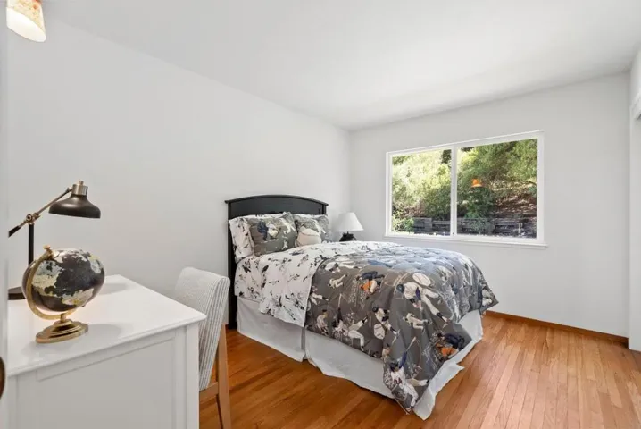 24785 Prospect Avenue, Los Altos Hills, California 94022