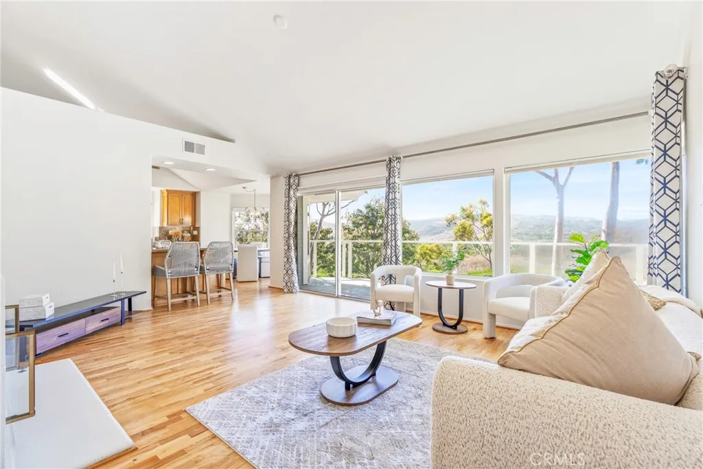 7 Altair 7, Irvine, California 92603 home-pic-17