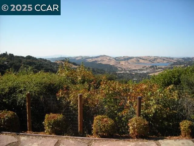 3 Camino Del Cielo, Orinda, California 94563