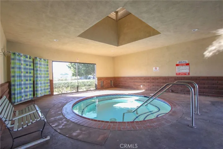 Association Interior Jacuzzi.