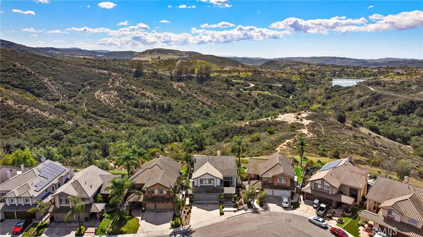 21485 Silvertree Lane, Rancho Santa Margarita, California 92679