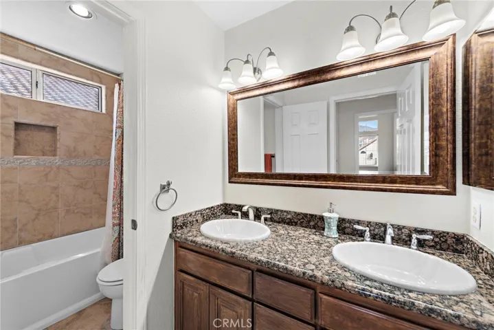 21485 Silvertree Lane, Rancho Santa Margarita, California 92679