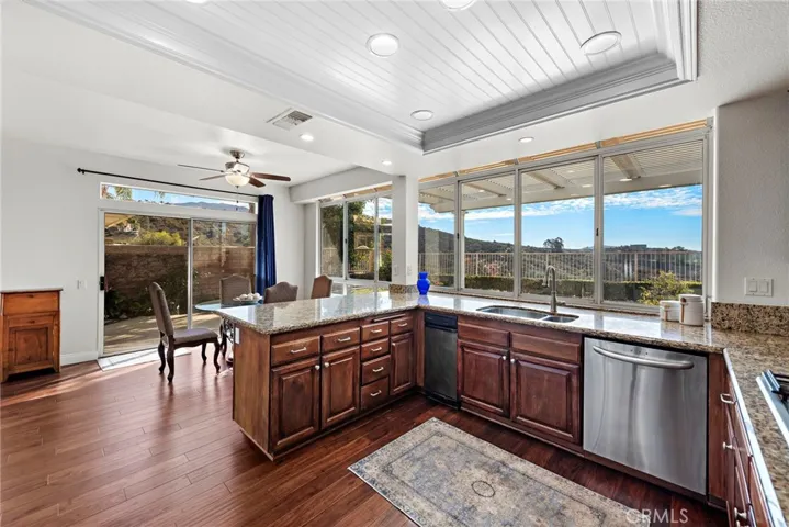 21485 Silvertree Lane, Rancho Santa Margarita, California 92679