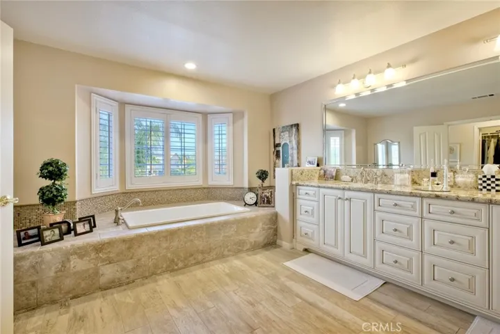 22546 Lighthouse Drive, Canyon Lake, California 92587