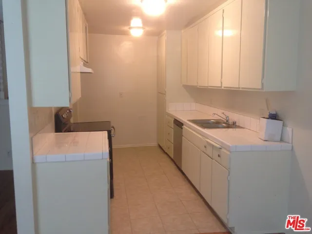 1034 17th Street 110, Santa Monica, California 90403
