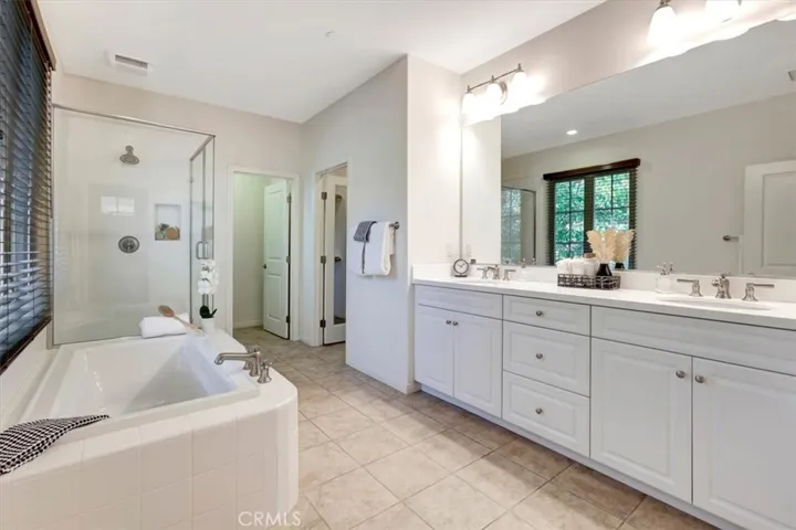 86 Lupari, Irvine, California 92618