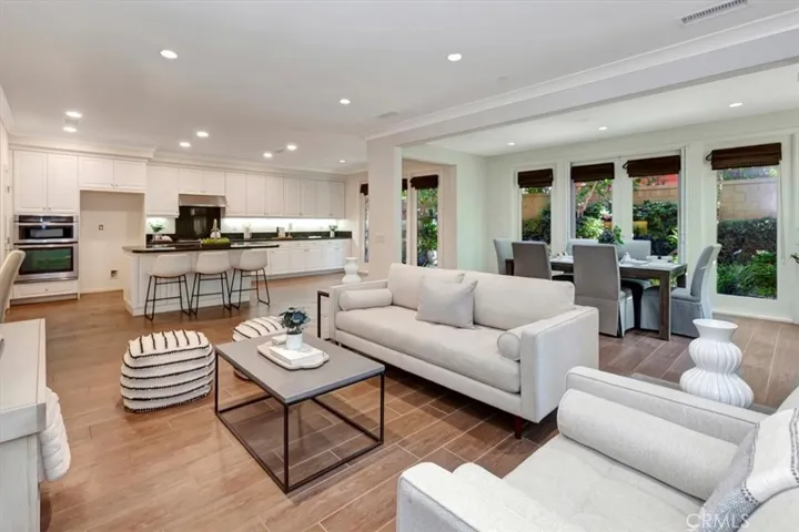 86 Lupari, Irvine, California 92618