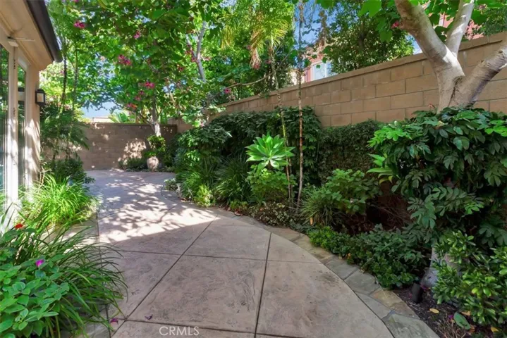 86 Lupari, Irvine, California 92618