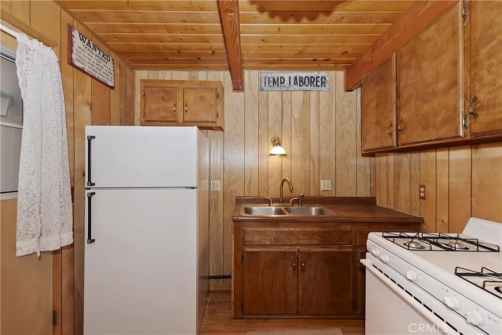 787 Ford Lane, Big Bear Lake, California 92315 home-pic-42