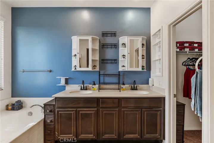 29389 Cascade Court, Lake Elsinore, California 92530