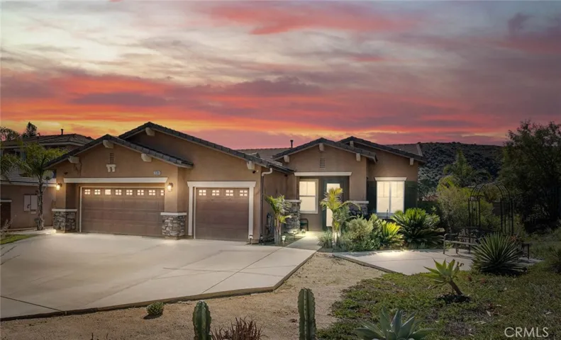 29389 Cascade Court, Lake Elsinore, California 92530