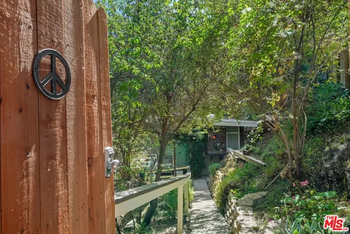 20965 Canyon Trail, Topanga, California 90290