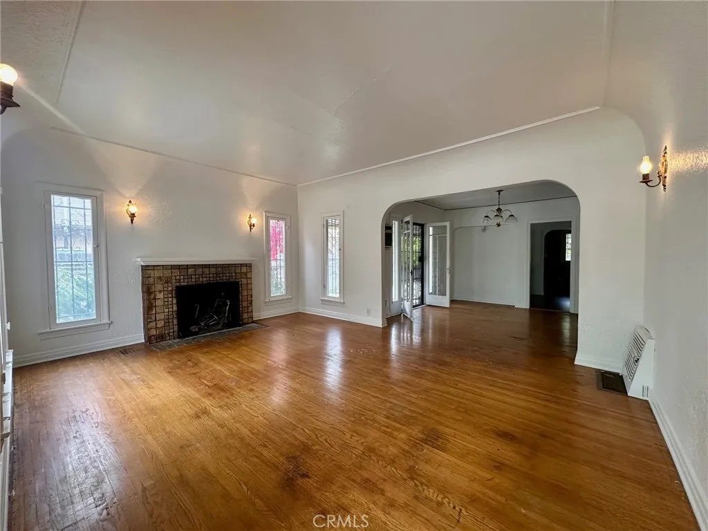gallery-image 4