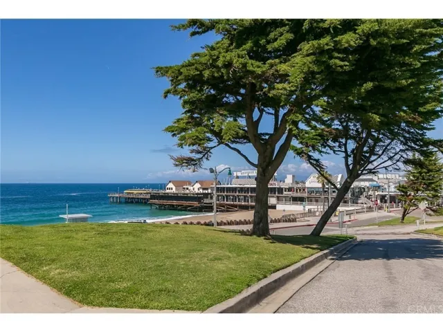 Park nearby within walking distance