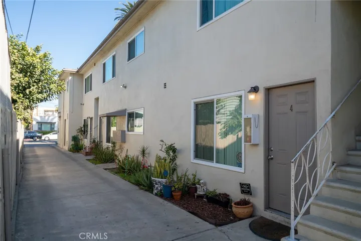 710 E 6th Street, Long Beach, California 90802