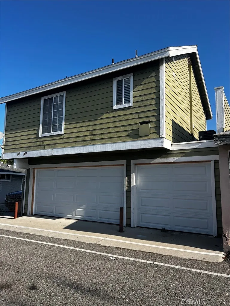 3 Car Garage