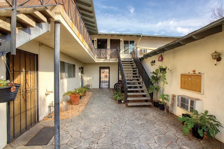 544 S 1st Avenue 3, Covina, California 91723