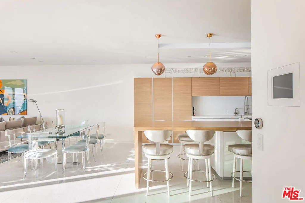 1645 Carla, Beverly Hills, California 90210 home-pic-12