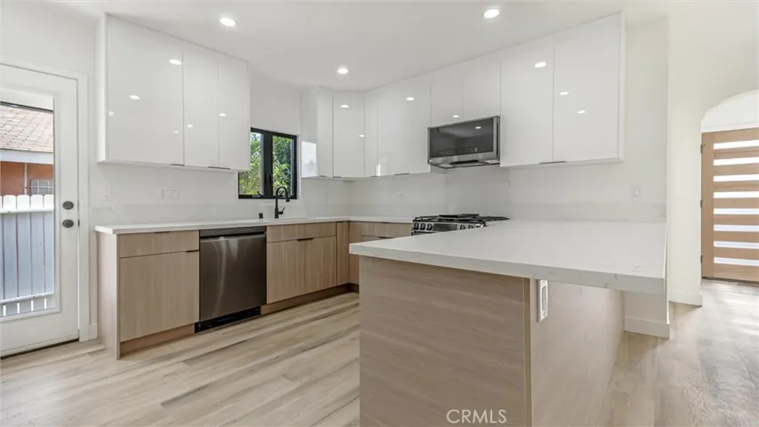 111 E 67th Way, Long Beach, California 90805