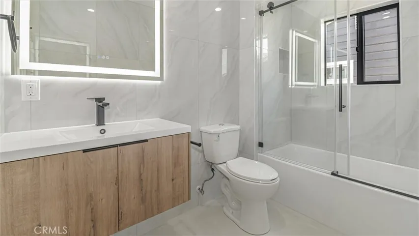 111 E 67th Way, Long Beach, California 90805