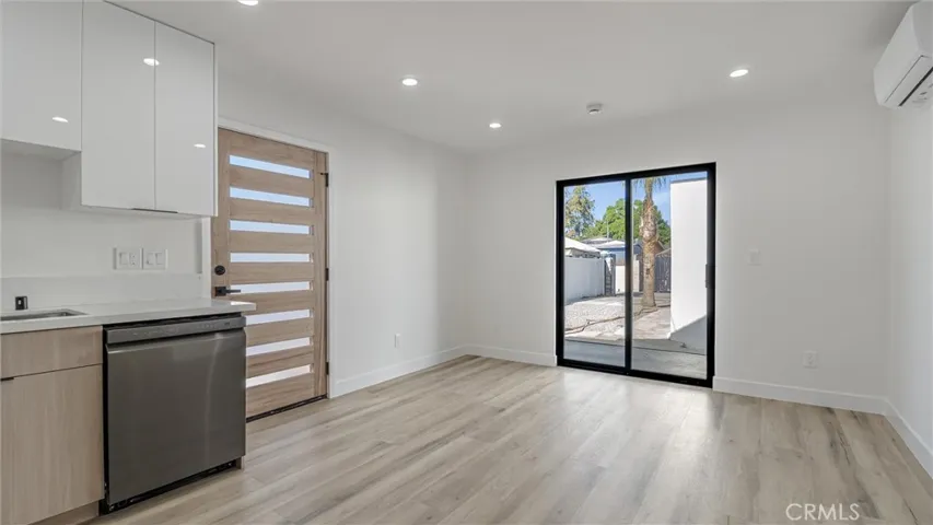 111 E 67th Way, Long Beach, California 90805