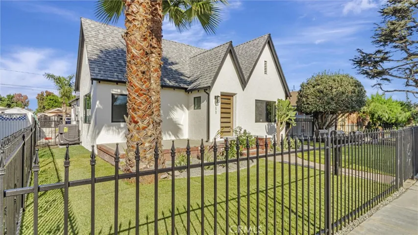 111 E 67th Way, Long Beach, California 90805