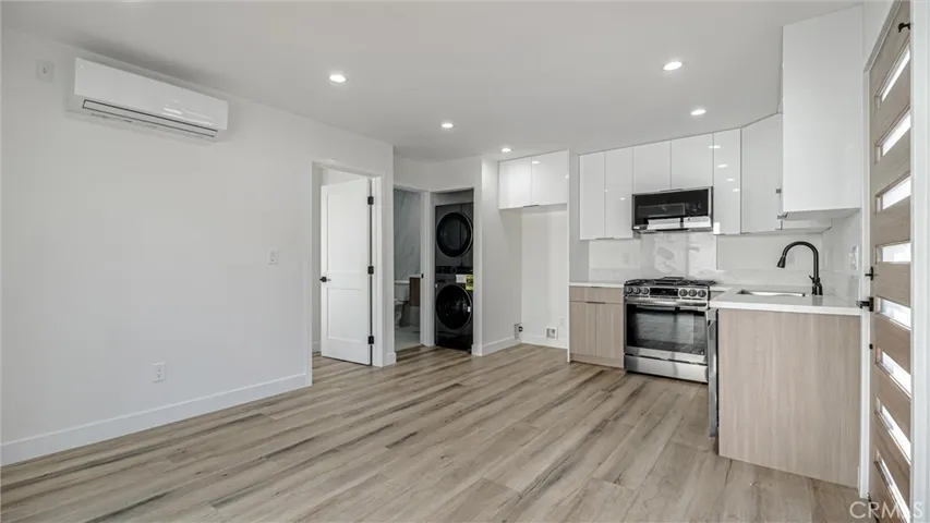 111 E 67th Way, Long Beach, California 90805